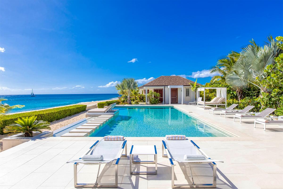 Luxury Beach Front Villa rental - Swimming pool view